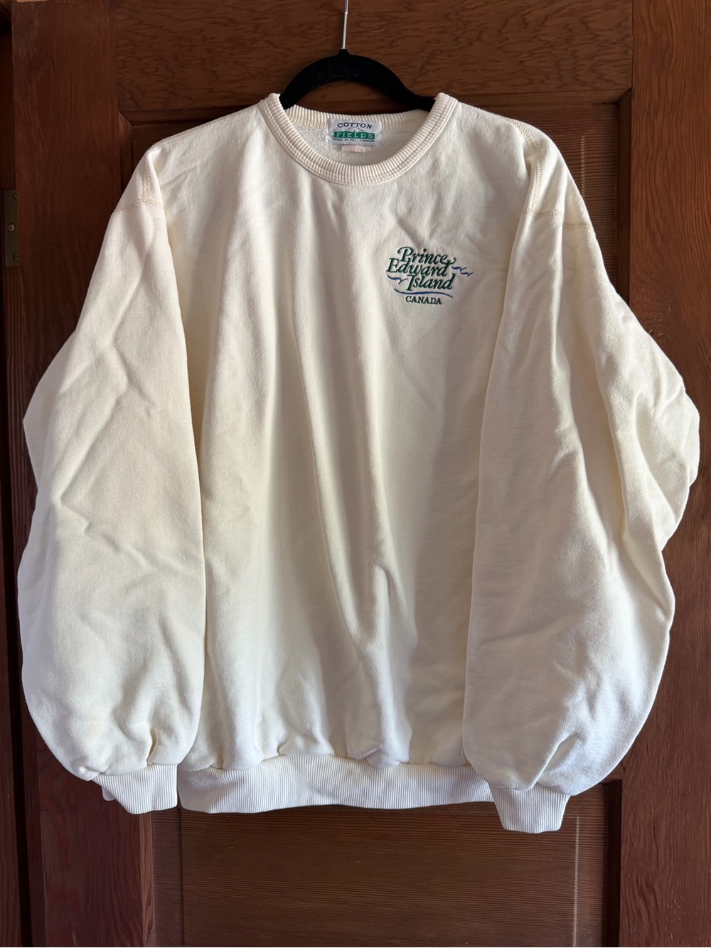 Vintage Prince Edward Island Canada Cream Crewneck Sweatshirt Size L
